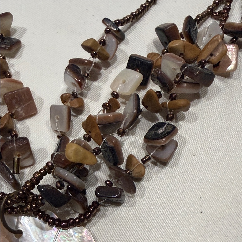 Source Unknown Iridescent Shell And Bead Necklace - image 4